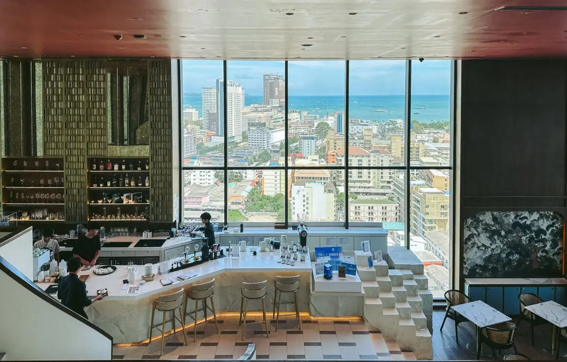 Arbour Hotel and Residence Pattaya เที่ยววิถีแม่
