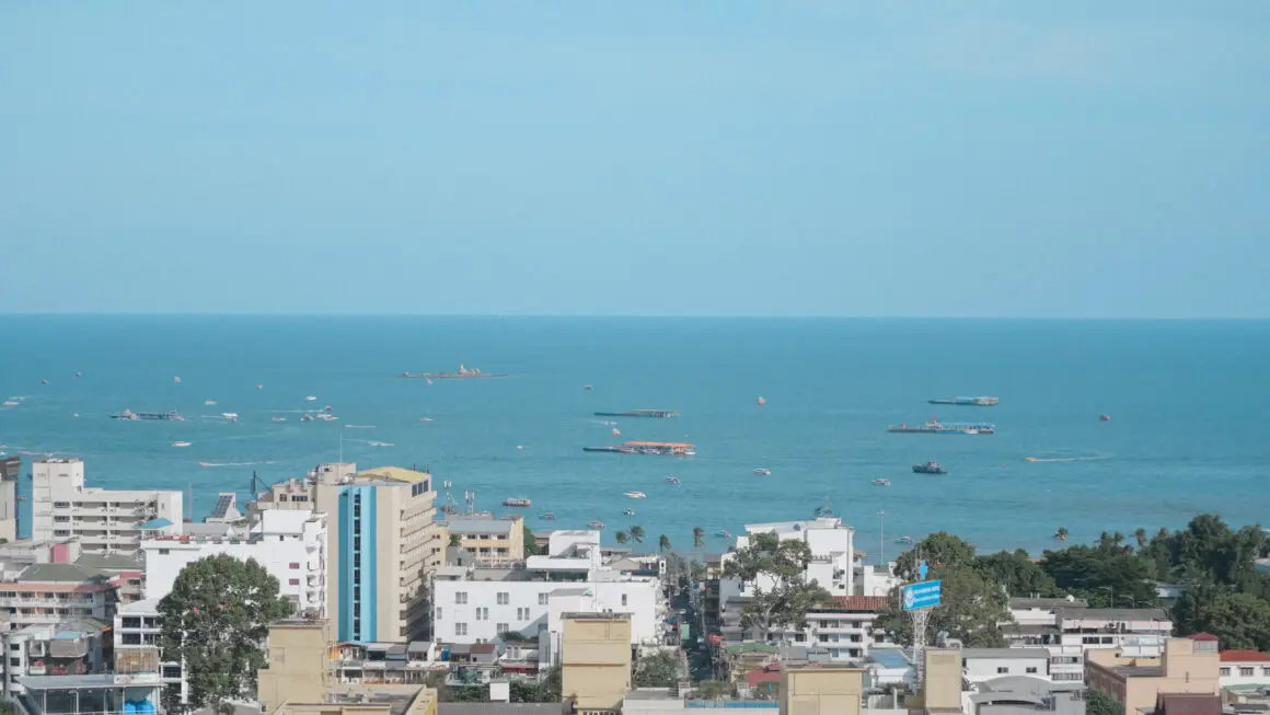 Arbour Hotel and Residence Pattaya เที่ยววิถีแม่